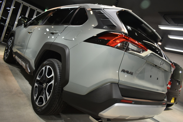 RAV4-4